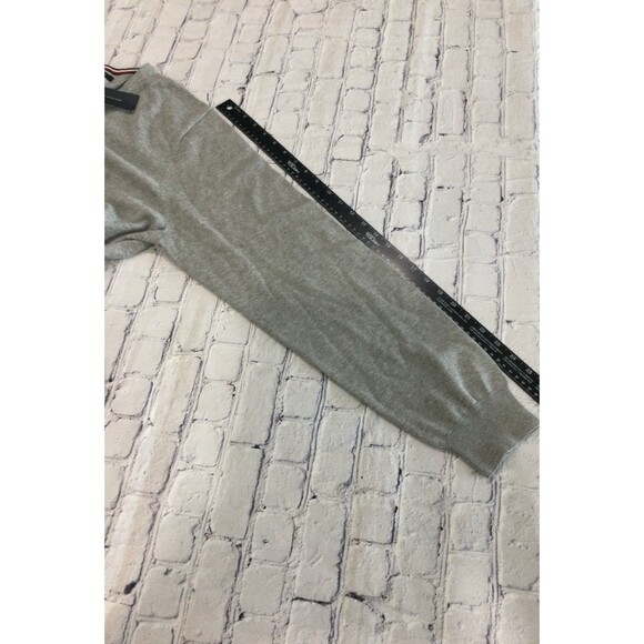 Tommy Hilfiger Sweater Men’s Size XL Gray Premium Cotton Lightweight V-Neck - Picture 10 of 10